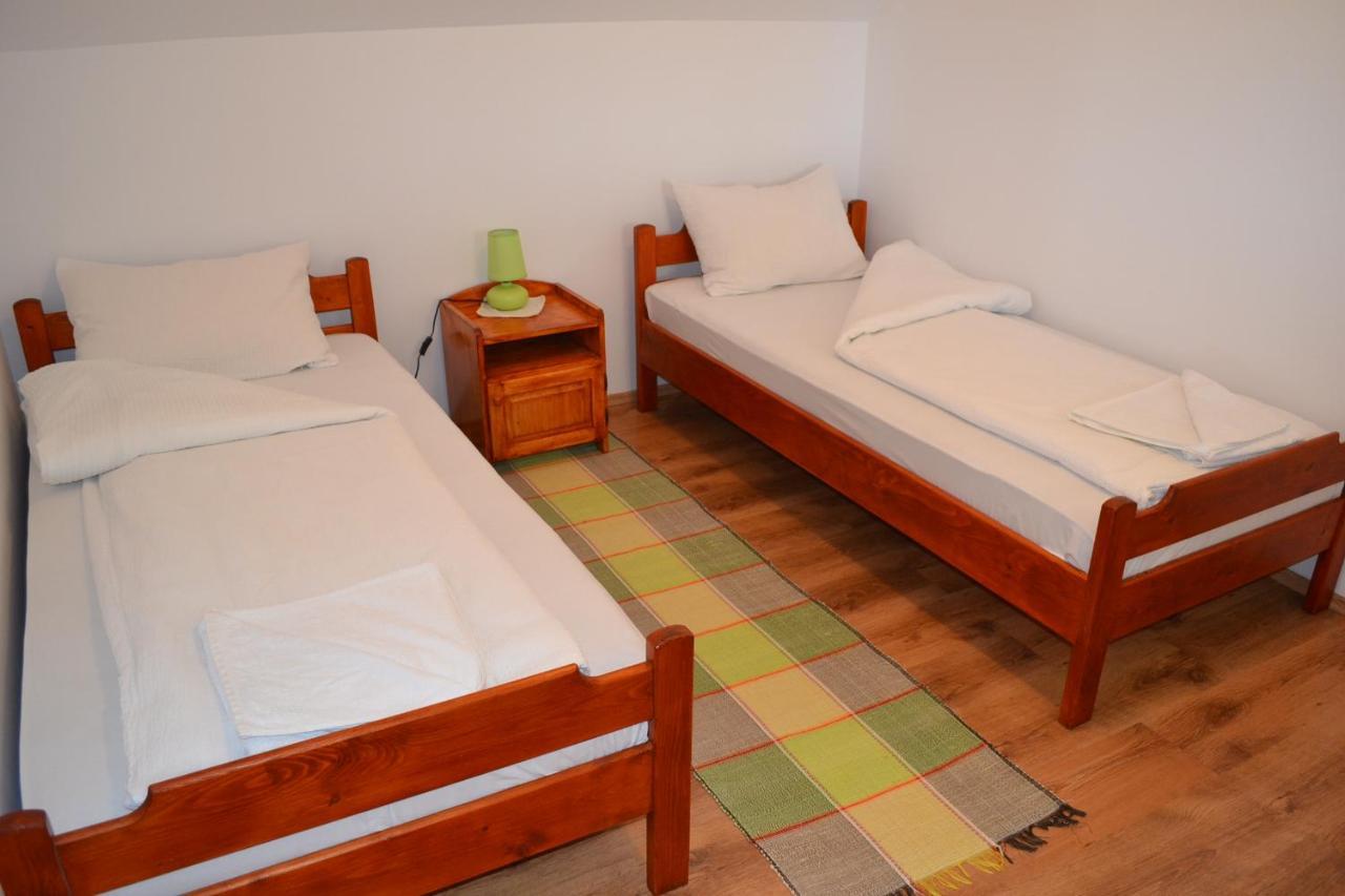 Margareta Vendeghaz Hotell Lupeni  Exteriör bild